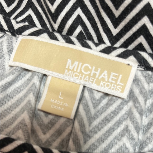 NWOT Michael Kors Black and White chevron Blouse - Picture 7 of 8